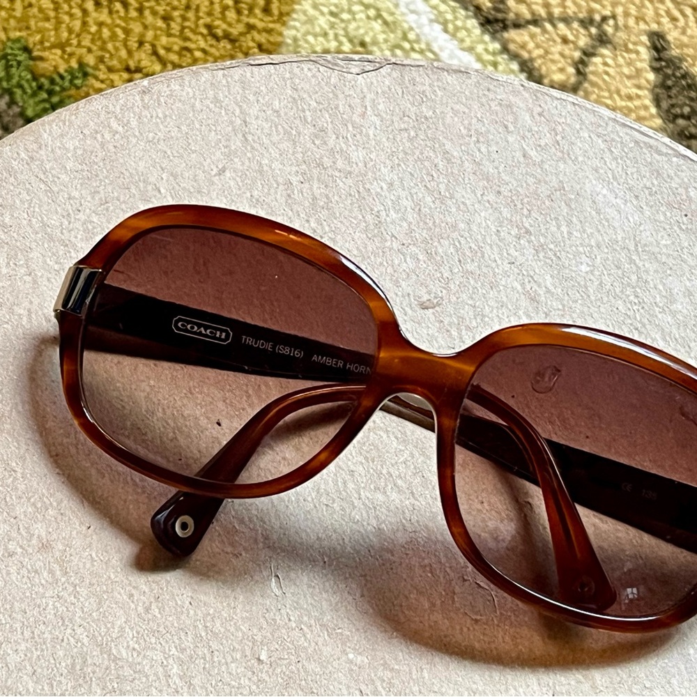 Coach Trudie Amber Horn Tortise Gold Sunglasses